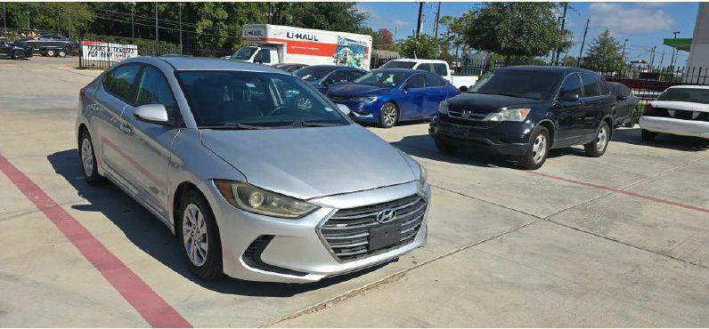 Hyundai Elantra SE 6AT 2018