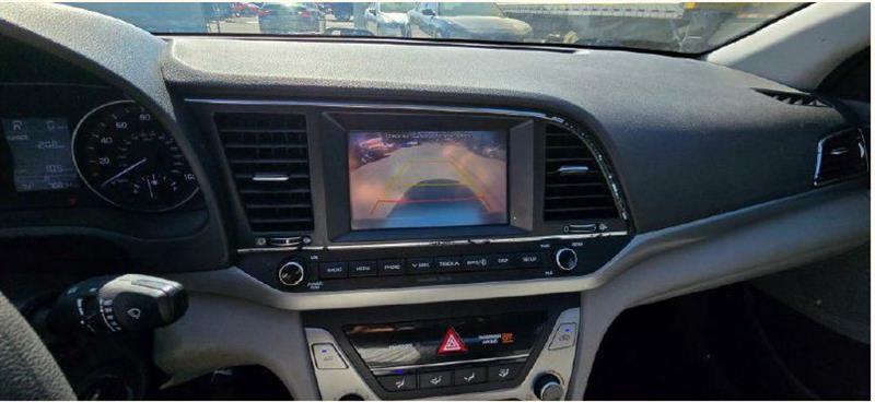 Hyundai Elantra SE 6AT 2018