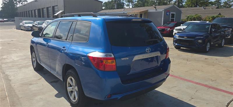 Toyota Highlander Base 4WD 2008