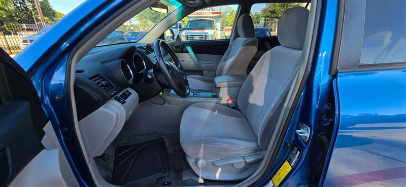 Toyota Highlander Base 4WD 2008