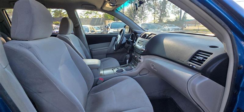 Toyota Highlander Base 4WD 2008