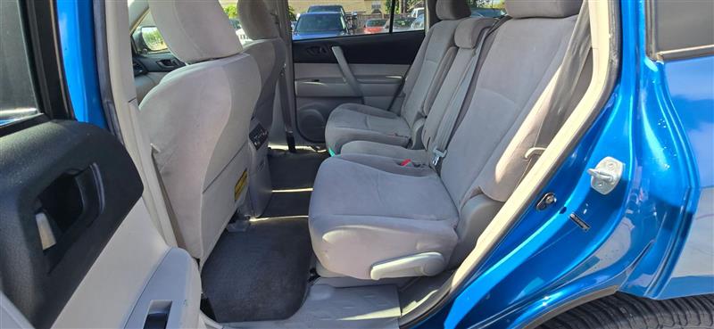 Toyota Highlander Base 4WD 2008