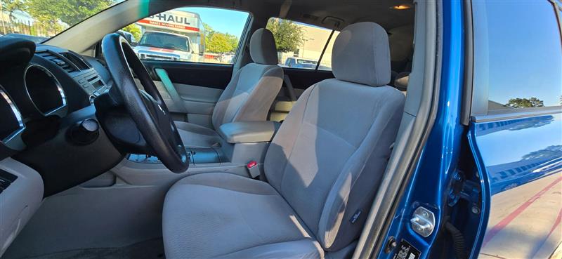 Toyota Highlander Base 4WD 2008