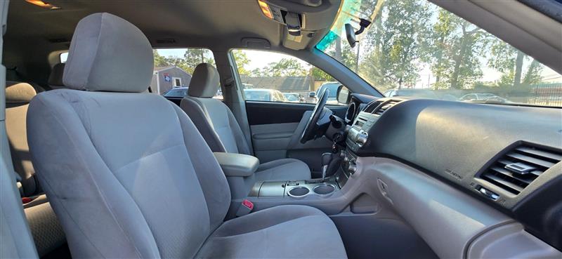 Toyota Highlander Base 4WD 2008