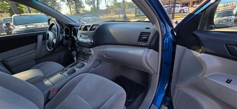 Toyota Highlander Base 4WD 2008