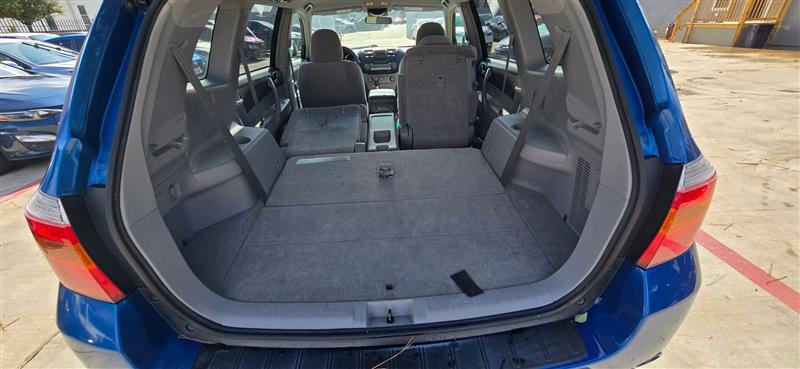 Toyota Highlander Base 4WD 2008