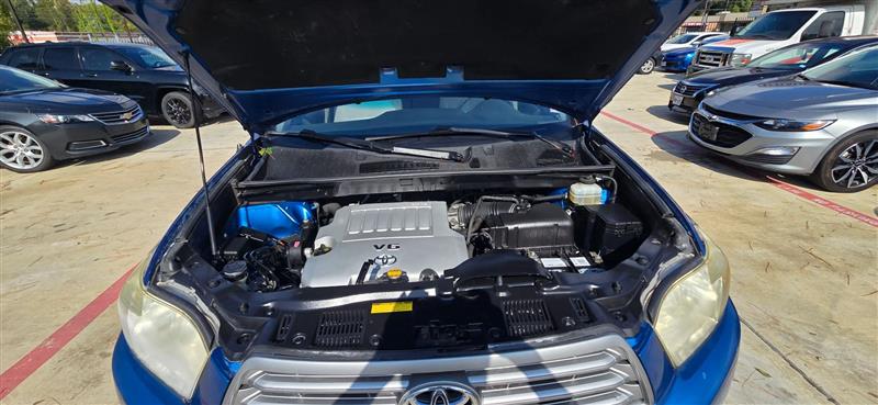 Toyota Highlander Base 4WD 2008