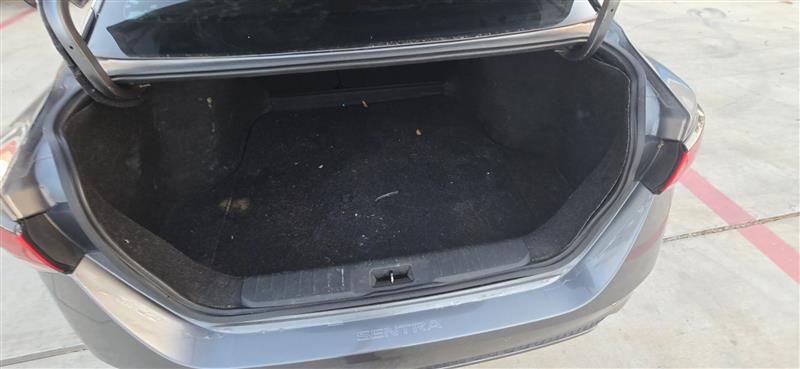 Nissan Sentra SV 2022