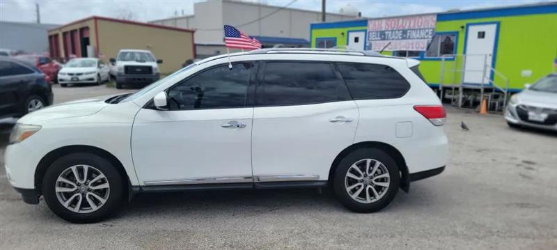 Nissan Pathfinder SL 2WD 2014