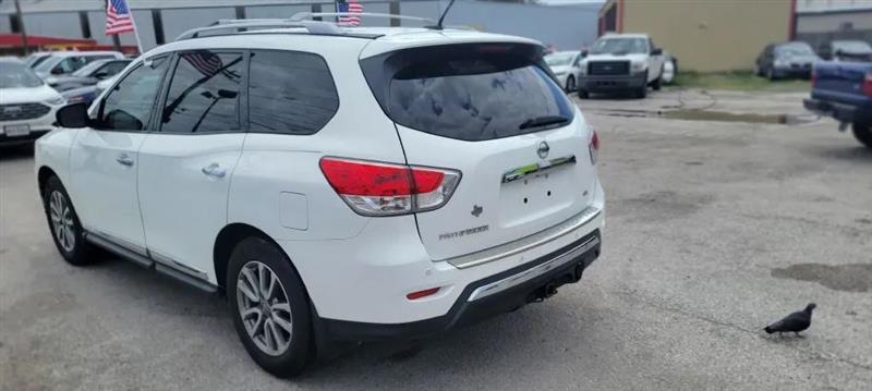 Nissan Pathfinder SL 2WD 2014