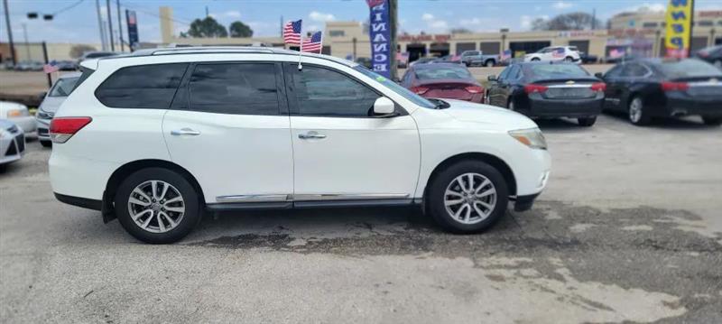 Nissan Pathfinder SL 2WD 2014