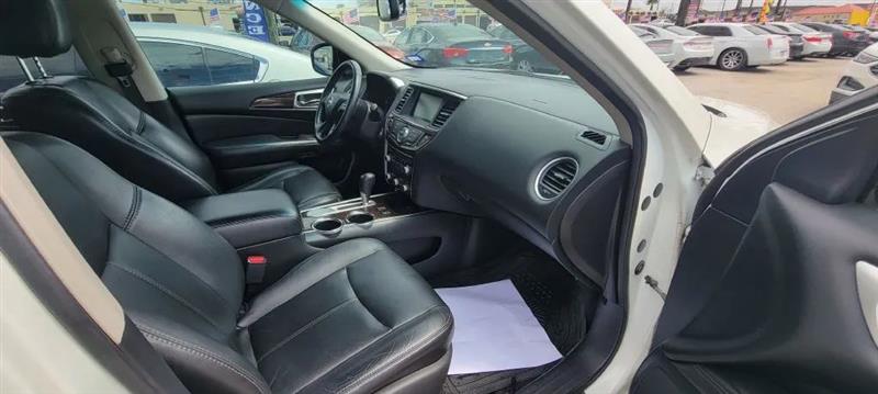 Nissan Pathfinder SL 2WD 2014