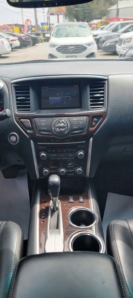 Nissan Pathfinder SL 2WD 2014