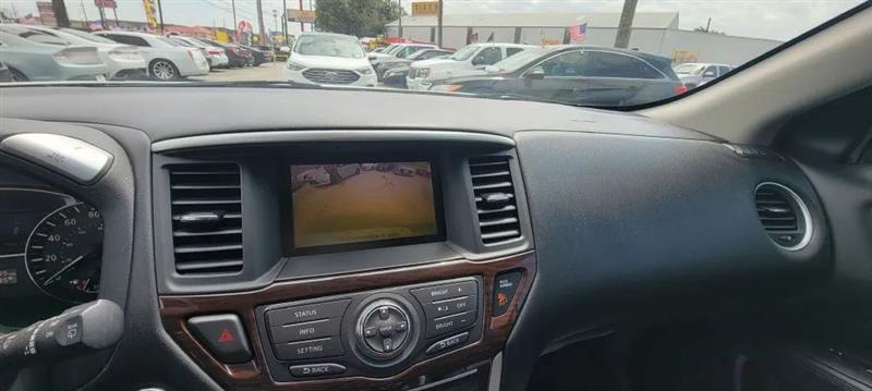 Nissan Pathfinder SL 2WD 2014