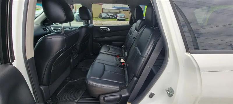 Nissan Pathfinder SL 2WD 2014