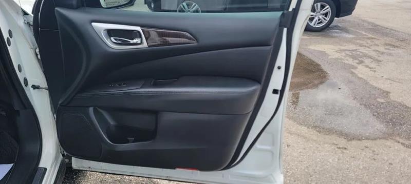 Nissan Pathfinder SL 2WD 2014