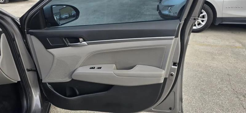 Hyundai Elantra Limited 2020