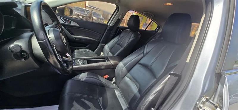 Mazda MAZDA3 i Touring AT 4-Door 2017