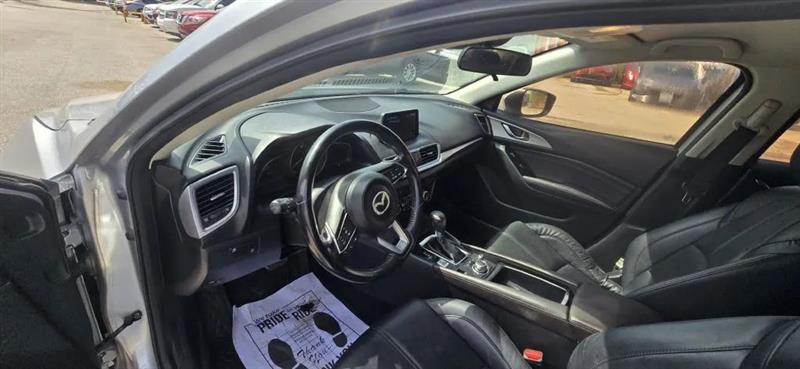 Mazda MAZDA3 i Touring AT 4-Door 2017