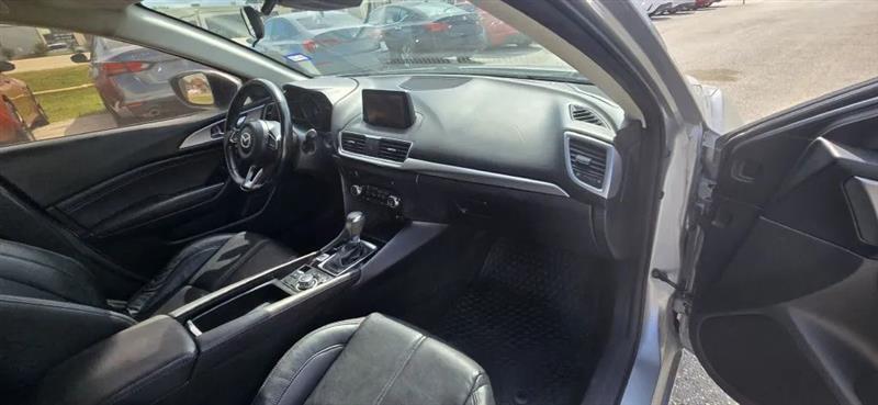 Mazda MAZDA3 i Touring AT 4-Door 2017