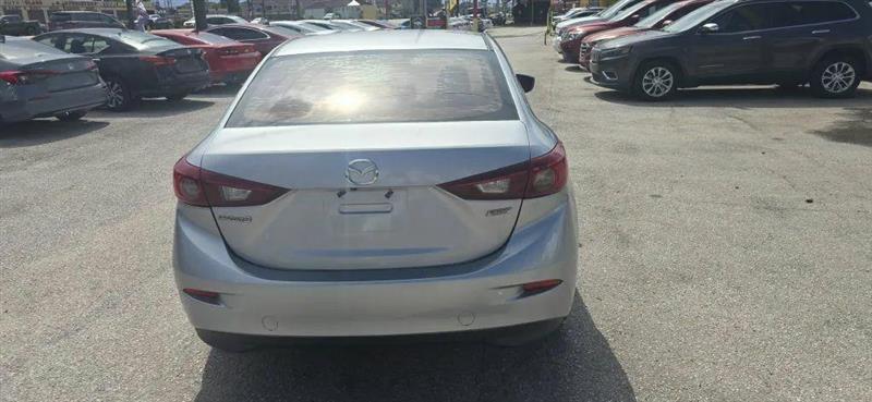 Mazda MAZDA3 i Touring AT 4-Door 2017