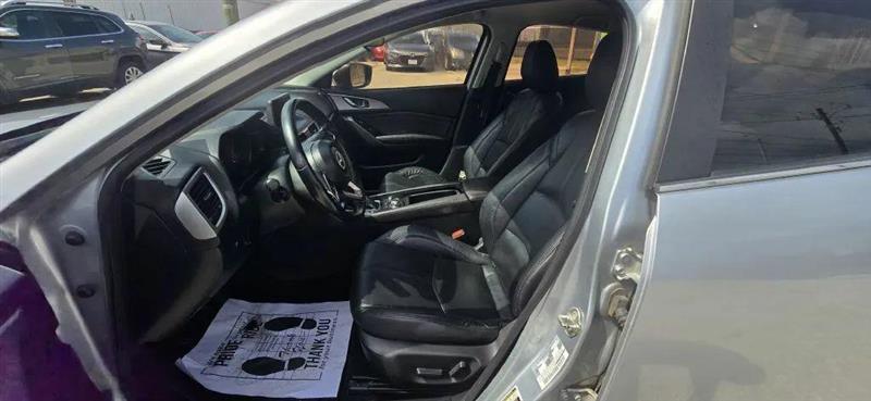 Mazda MAZDA3 i Touring AT 4-Door 2017