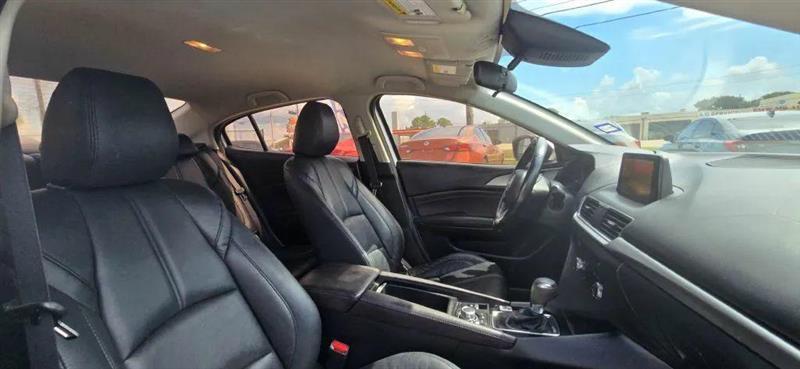 Mazda MAZDA3 i Touring AT 4-Door 2017