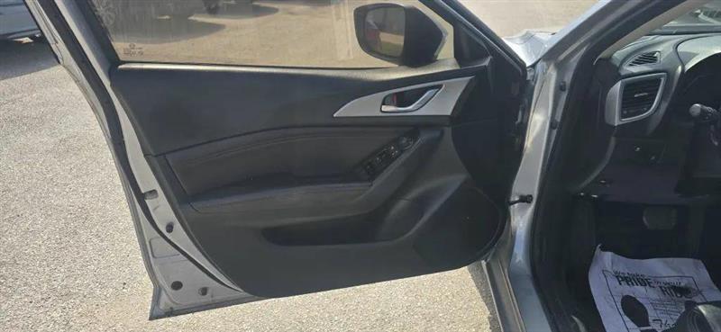 Mazda MAZDA3 i Touring AT 4-Door 2017