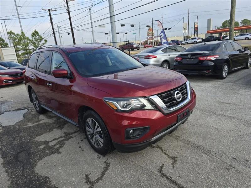 Nissan Pathfinder SV 2WD 2018