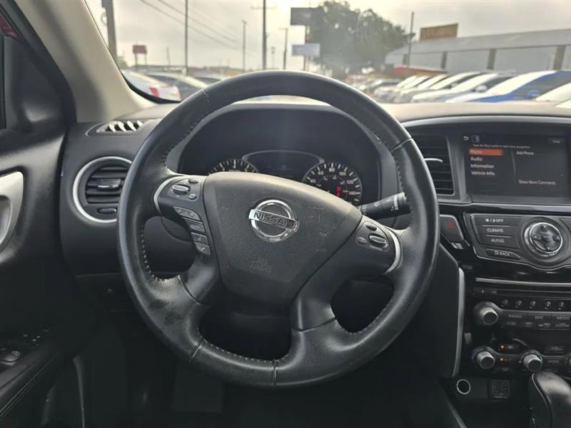 Nissan Pathfinder SV 2WD 2018
