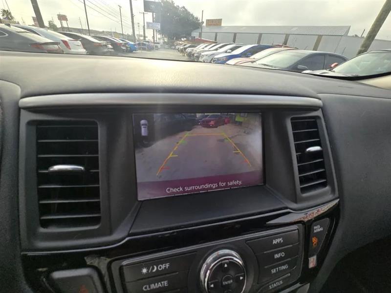 Nissan Pathfinder SV 2WD 2018