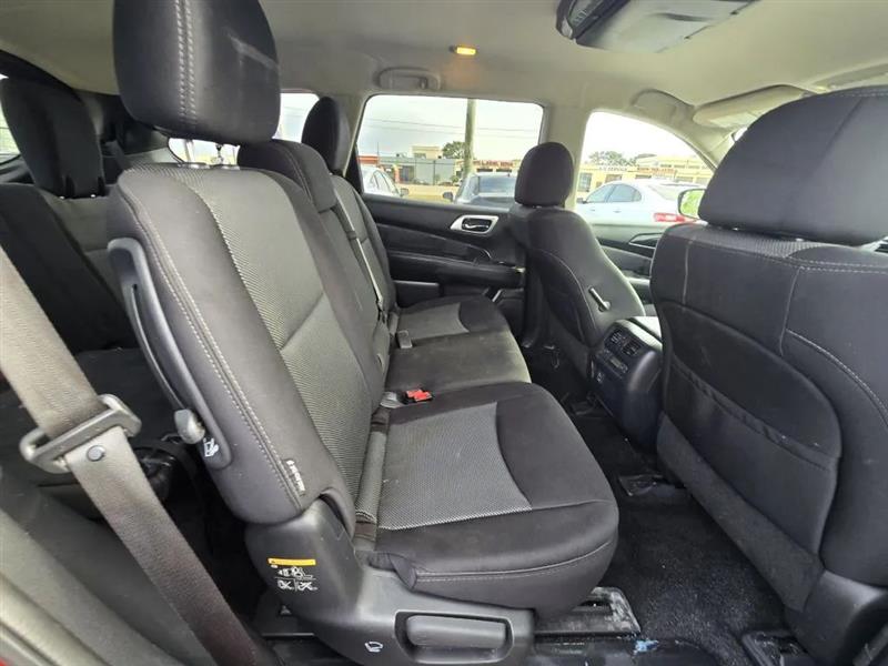 Nissan Pathfinder SV 2WD 2018