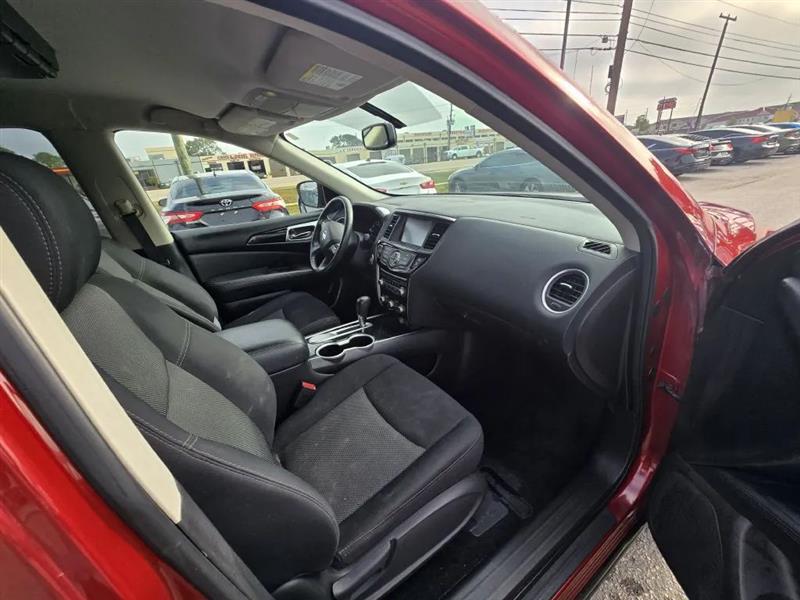 Nissan Pathfinder SV 2WD 2018