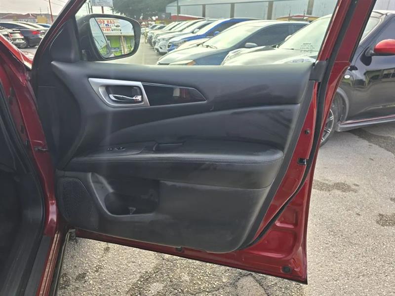 Nissan Pathfinder SV 2WD 2018