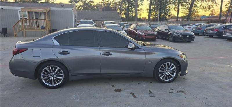 Infiniti Q50 3.0t LUXE 2018