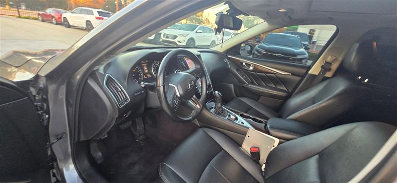 Infiniti Q50 3.0t LUXE 2018