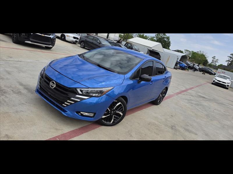 2023 Nissan Versa SR