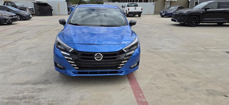 Nissan Versa SR 2023