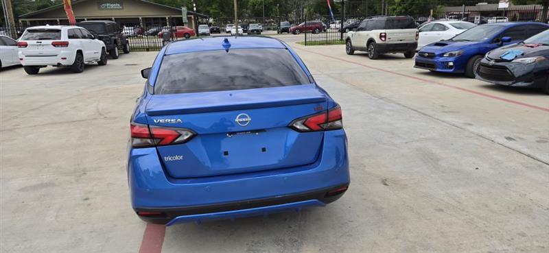 Nissan Versa SR 2023