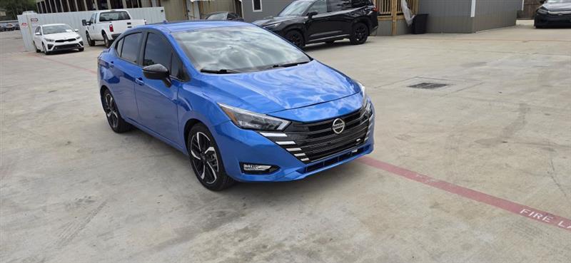 Nissan Versa SR 2023