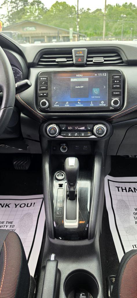 Nissan Versa SR 2023