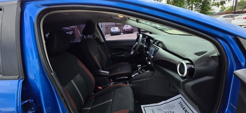 Nissan Versa SR 2023