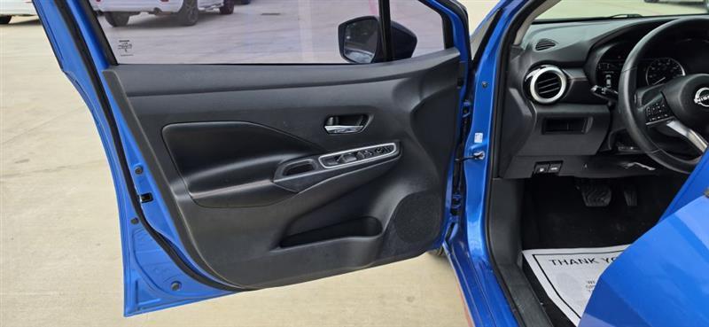 Nissan Versa SR 2023