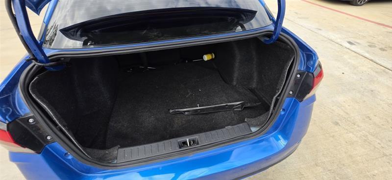 Nissan Versa SR 2023