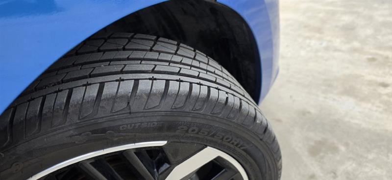 Nissan Versa SR 2023