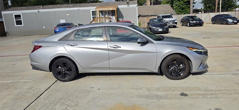 Hyundai Elantra SEL 2022