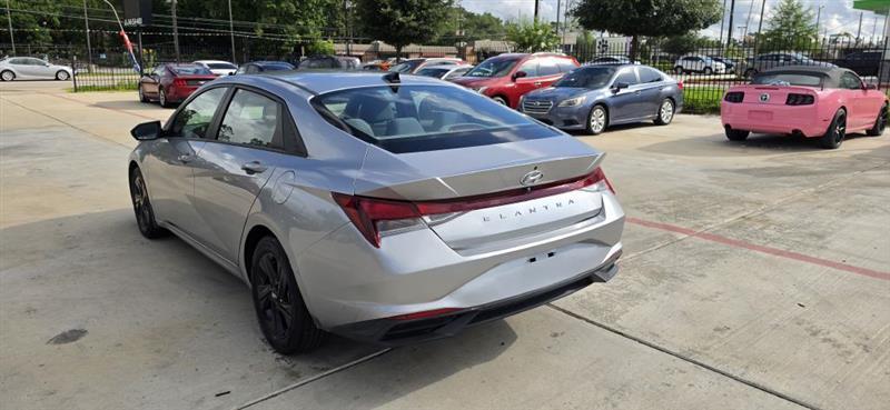 Hyundai Elantra SEL 2022
