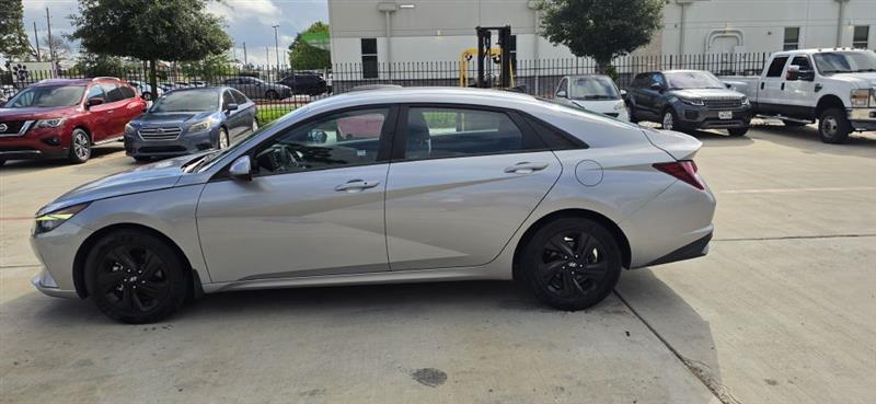 Hyundai Elantra SEL 2022