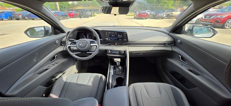 Hyundai Elantra SEL 2022