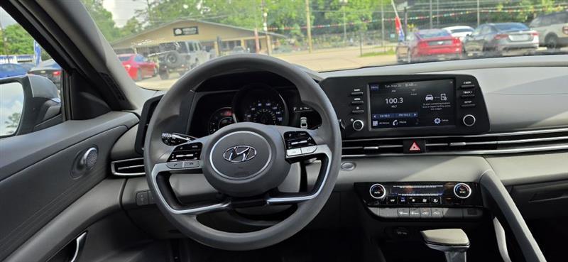 Hyundai Elantra SEL 2022